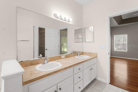 House in Gainesville, Florida 3 bedrooms, 163.42 sq.m. № 2349461 - photo 17