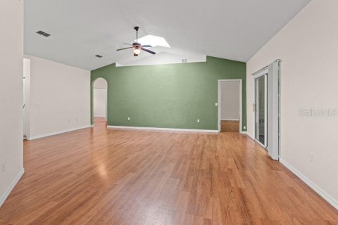 House in Gainesville, Florida 3 bedrooms, 163.42 sq.m. № 2349461 - photo 5