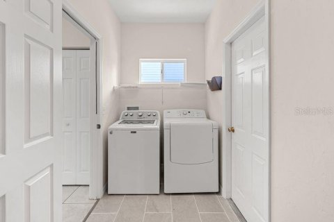 House in Gainesville, Florida 3 bedrooms, 163.42 sq.m. № 2349461 - photo 24