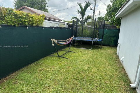 Casa en venta en Miami, Florida, 4 dormitorios, 159.33 m2 № 1892575 - foto 19