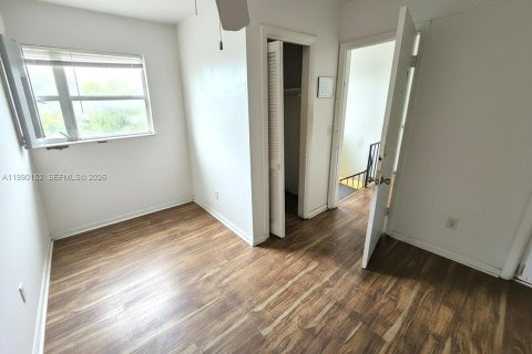 House in Fort Lauderdale, Florida 6 bedrooms, 204.38 sq.m. № 2052078 - photo 8