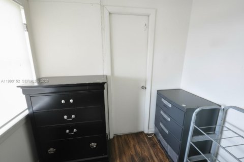 House in Fort Lauderdale, Florida 6 bedrooms, 204.38 sq.m. № 2052078 - photo 9