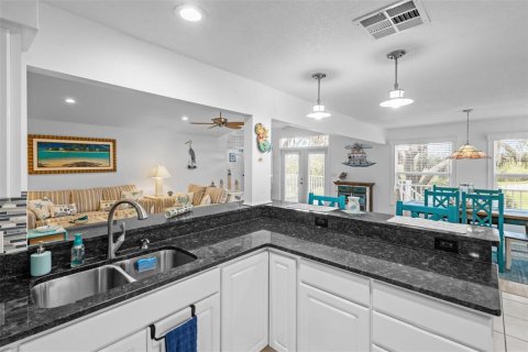 Villa ou maison à vendre à Palm Harbor, Floride: 3 chambres, 249.54 m2 № 1854305 - photo 16