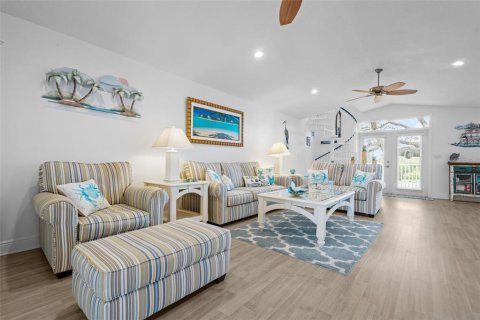 Villa ou maison à vendre à Palm Harbor, Floride: 3 chambres, 249.54 m2 № 1854305 - photo 11