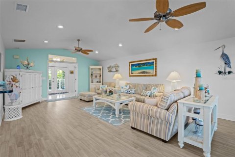 Villa ou maison à vendre à Palm Harbor, Floride: 3 chambres, 249.54 m2 № 1854305 - photo 9