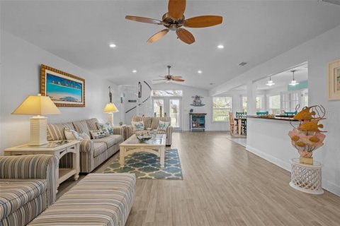 Villa ou maison à vendre à Palm Harbor, Floride: 3 chambres, 249.54 m2 № 1854305 - photo 10
