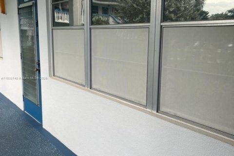 Condo in Deerfield Beach, Florida, 1 bedroom  № 1814730 - photo 24