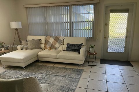 Condo in Deerfield Beach, Florida, 1 bedroom  № 1814730 - photo 6