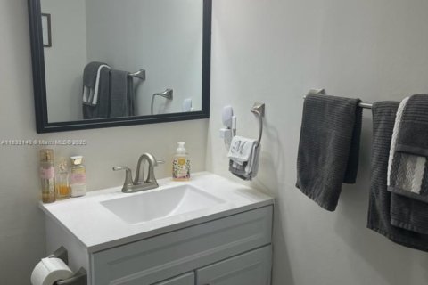 Condo in Deerfield Beach, Florida, 1 bedroom  № 1814730 - photo 21