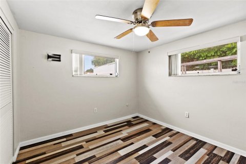 House in New Port Richey, Florida 2 bedrooms, 104.79 sq.m. № 2393951 - photo 23