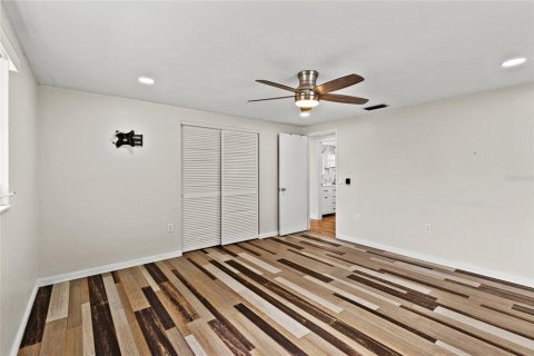 House in New Port Richey, Florida 2 bedrooms, 104.79 sq.m. № 2393951 - photo 20