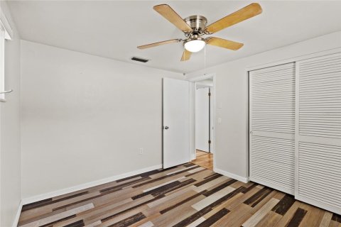 House in New Port Richey, Florida 2 bedrooms, 104.79 sq.m. № 2393951 - photo 25