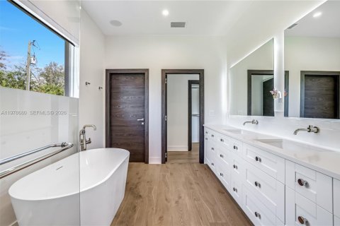 Купить виллу или дом в Нейплс, Флорида 4 спальни, 265.7м2, № 2079856 - фото 26