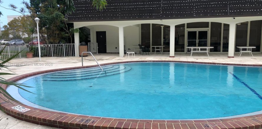 Condo in Dania Beach, Florida, 1 bedroom  № 1945060