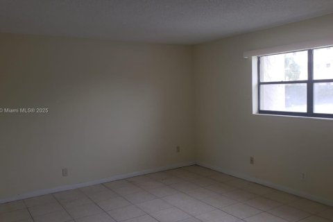 Condo in Dania Beach, Florida, 1 bedroom  № 1945060 - photo 9