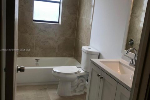 Condo in Dania Beach, Florida, 1 bedroom  № 1945060 - photo 8