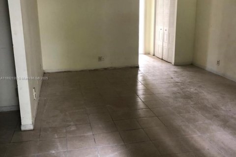 Condo in Dania Beach, Florida, 1 bedroom  № 1945060 - photo 6