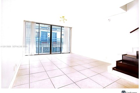 Condo in Fort Lauderdale, Florida, 2 bedrooms  № 2267904 - photo 12