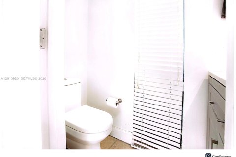 Condo in Fort Lauderdale, Florida, 2 bedrooms  № 2267904 - photo 27