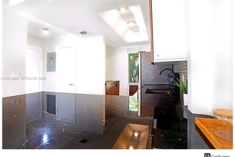 Condo in Fort Lauderdale, Florida, 2 bedrooms  № 2267904 - photo 6