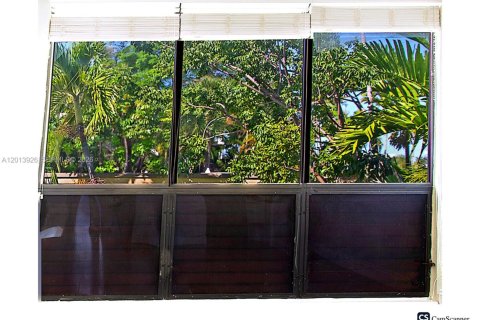 Condo in Fort Lauderdale, Florida, 2 bedrooms  № 2267904 - photo 24