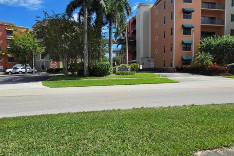 Condo in West Palm Beach, Florida, 2 bedrooms  № 2249214