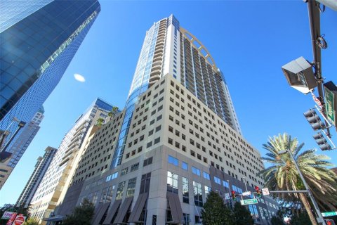 Copropriété à vendre à Orlando, Floride: 2 chambres, 117.15 m2 № 1837551 - photo 1