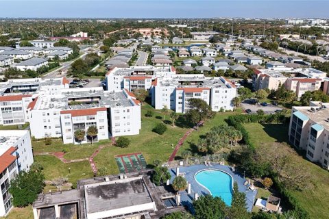 Condominio en venta en Lauderdale Lakes, Florida, 2 dormitorios, 93.83 m2 № 2098715 - foto 3