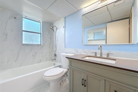 Condominio en venta en Lauderdale Lakes, Florida, 2 dormitorios, 93.83 m2 № 2098715 - foto 8