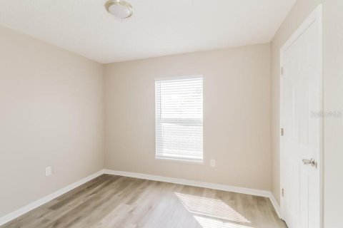House in Spring Hill, Florida 4 bedrooms, 199 sq.m. № 2381350 - photo 15