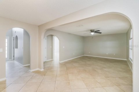 House in Spring Hill, Florida 4 bedrooms, 199 sq.m. № 2381350 - photo 5