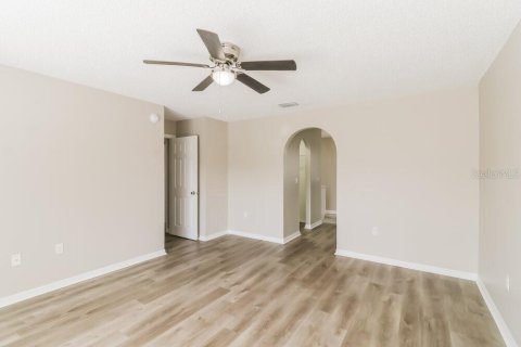 House in Spring Hill, Florida 4 bedrooms, 199 sq.m. № 2381350 - photo 9
