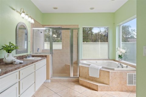 House in New Port Richey, Florida 4 bedrooms, 392.33 sq.m. № 1544341 - photo 30