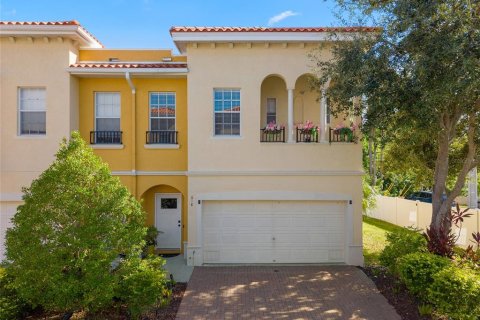 Touwnhouse à louer à Saint Petersburg, Floride: 3 chambres, 167.69 m2 № 1912306 - photo 1
