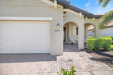 House in Venice, Florida 2 bedrooms, 176.51 sq.m. № 1689839 - photo 6