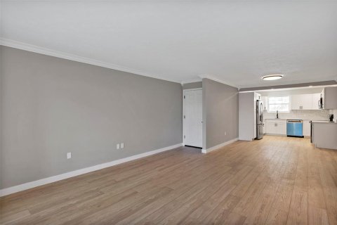 Condo in Orlando, Florida, 2 bedrooms  № 1887047 - photo 16