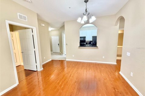 Condo in Orlando, Florida, 2 bedrooms  № 1872809 - photo 12
