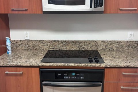 Снять в аренду кондоминиум в Майами, Флорида 2 спальни, 136.29м2, № 1975468 - фото 4