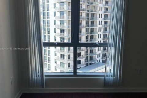 Снять в аренду кондоминиум в Майами, Флорида 2 спальни, 136.29м2, № 1975468 - фото 9