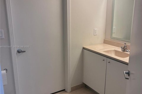 Снять в аренду кондоминиум в Майами, Флорида 2 спальни, 136.29м2, № 1975468 - фото 7