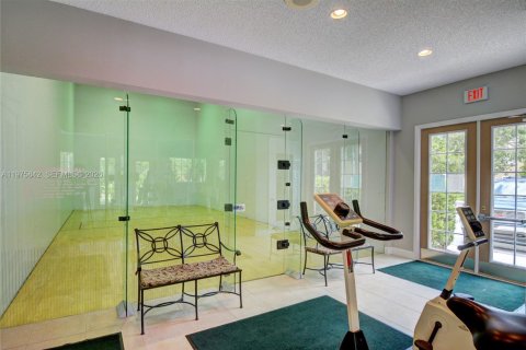Condo in Tequesta, Florida, 2 bedrooms  № 2040101 - photo 13