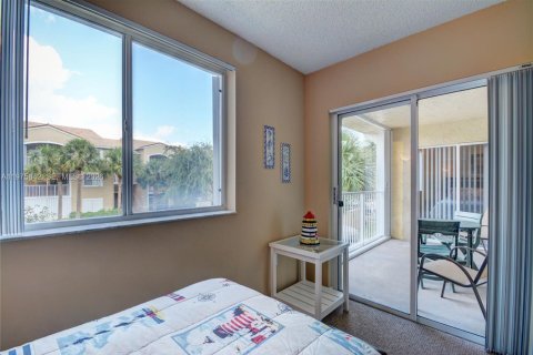 Condo in Tequesta, Florida, 2 bedrooms  № 2040101 - photo 5