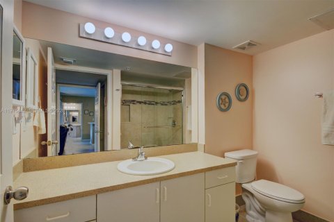 Condo in Tequesta, Florida, 2 bedrooms  № 2040101 - photo 6