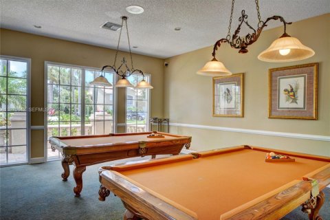 Condo in Tequesta, Florida, 2 bedrooms  № 2040101 - photo 16