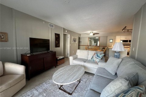 Condo in Tequesta, Florida, 2 bedrooms  № 2040101 - photo 18