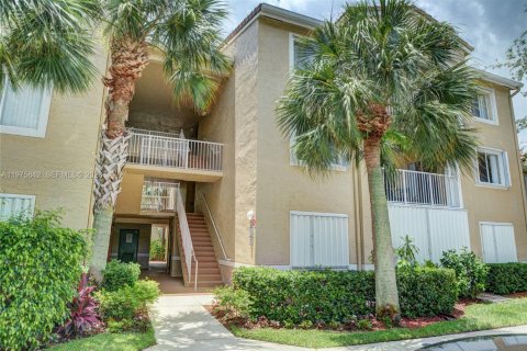 Condo in Tequesta, Florida, 2 bedrooms  № 2040101 - photo 2
