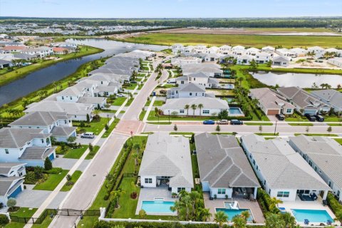 Casa en venta en Palm Beach Gardens, Florida, 4 dormitorios, 215.9 m2 № 1228566 - foto 1