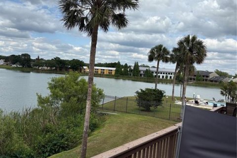 Condo in Lakeland, Florida, 3 bedrooms № 2122296 - photo 5