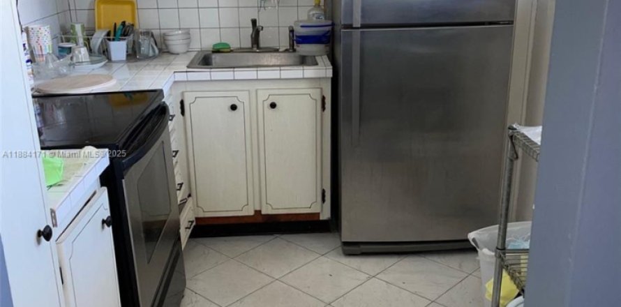 Кондоминиум с 2 спальнями в Авентура, Флорида № 1930976