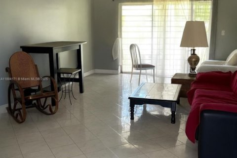 Снять в аренду кондоминиум в Авентура, Флорида 2 спальни, 102.01м2, № 1930976 - фото 2